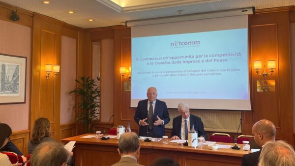 Roberto Liscia, Presidente di Netcomm, e Alessandro Marangoni, CEO di Althesys, durante il convegno “Elezioni Europee e Commercio Digitale - Scenari Futuri e Prospettive per la Competitività dell'Italia e dell'Europa”