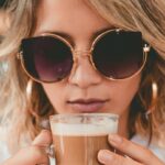 Nescafé lancia la campagna “Say YES to CappucciNo” e rivela che la GenZ un po’ più FOMO che JOMO