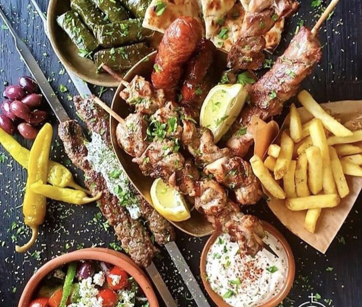 cucina greca piatti tipici moussaka dolmades tzatziki souvlaki